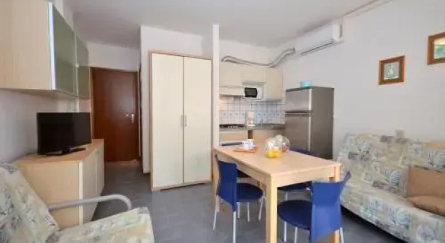 Appartamenti Marina Grande, Prenota Hotel Hotel a Veneto con parcheggio, Parcheggio