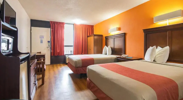 Четырёхместный номер Premium Motel 6-Conyers, GA