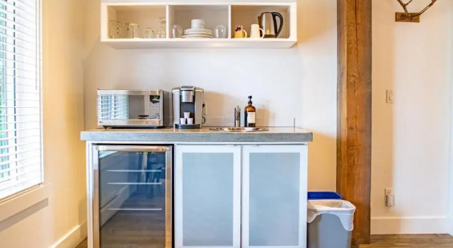 Двухместный люкс с видом на гавань The Francis Boutique Inn