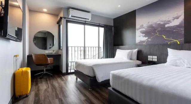 Четырёхместный номер Standard с балконом Sleep Mai Chiang Mai Airport Lifestyle Hotel Free Scheduled CNX Airport Shuttle