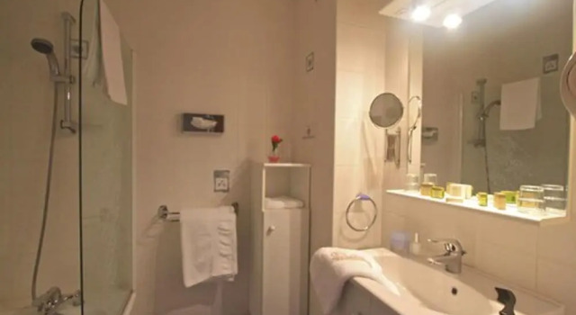 Семейный номер Standard с балконом и с видом на море Hotel De la Plage