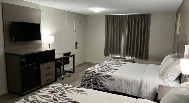 Четырёхместный люкс Red Roof Inn & Suites Monroe, NC