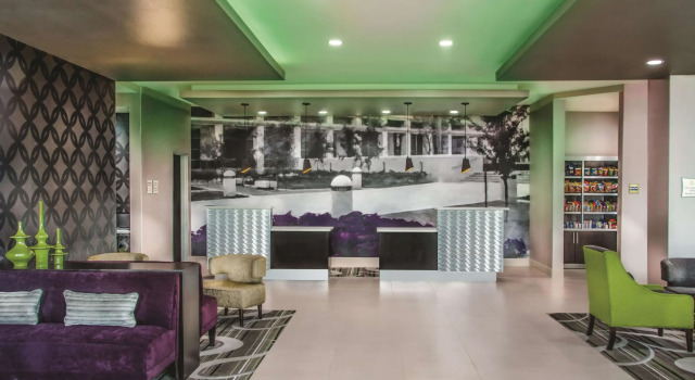 La Quinta Inn & Suites by Wyndham College Station South