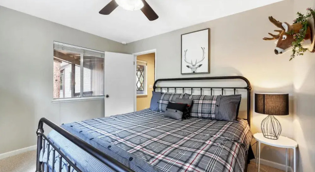 Family Fun Getaway - 3 Story Condo, Book Hotel Hoteller i Zephyr Cove med parkering, Parkering