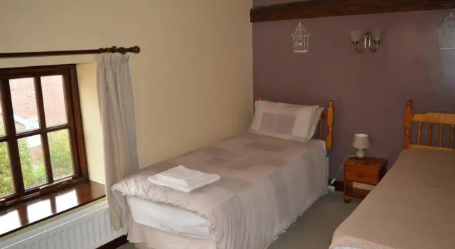 Hopley House Bed & Breakfast