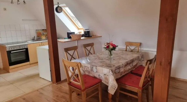 Апартаменты Classic Beautiful Apartment in Robertsdorf With Garden
