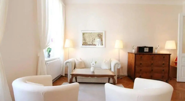 Apartment Traditional Living