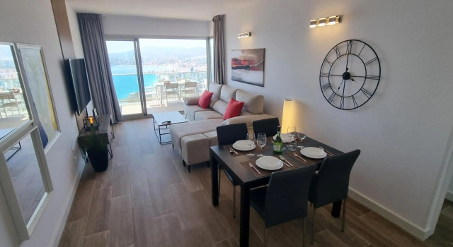 Skyscraper apartment with panoramic views - floor 38