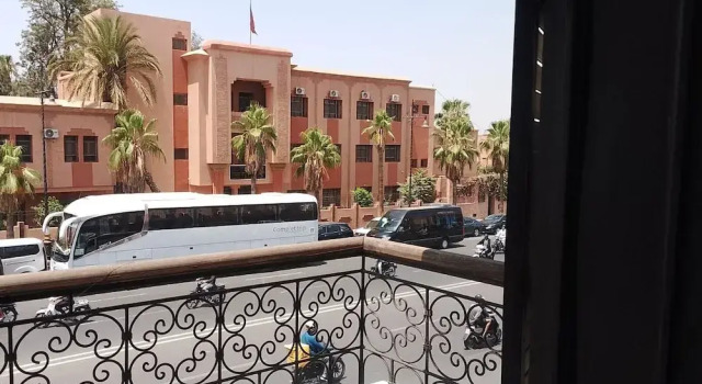Medina-in auberge, Забронировать Хостел Отели Марракеш-Тенсифт-Эль-Хауз с парковкой, Парковка