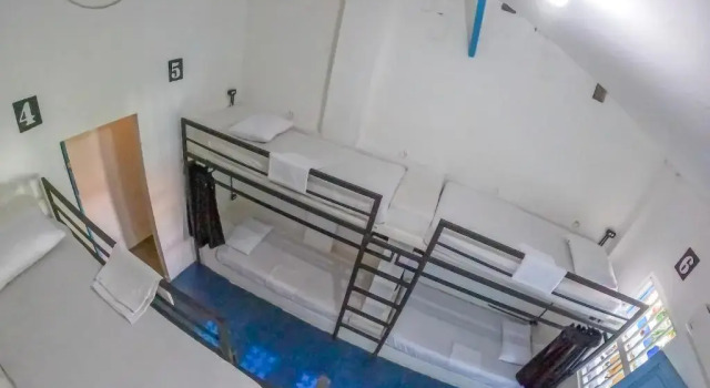Кровать в общем номере Media Luna Hostel Cartagena