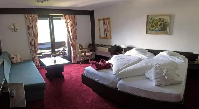 Hotel Montjola Nova, Book Hotel Hotels in Vorarlberg with Parking, Parking