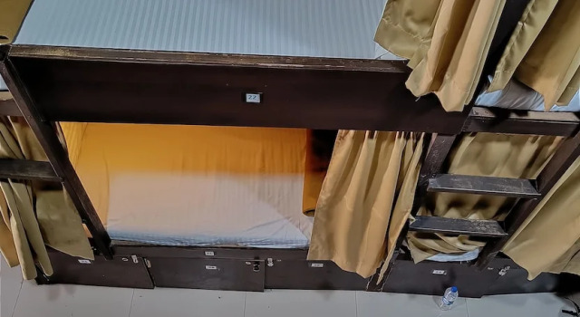 Кровать в общем номере ASRA DORMITORY For Male And Female
