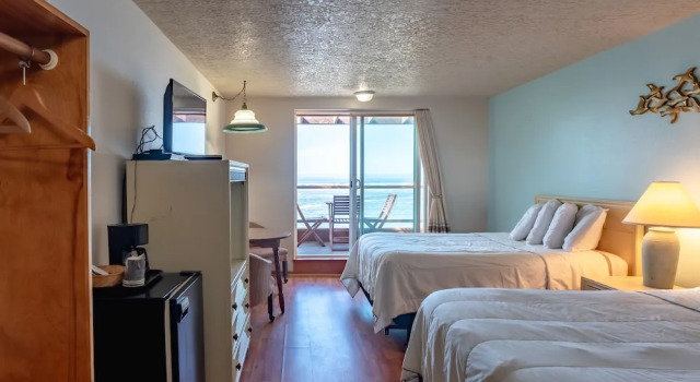 Standard Vierer Zimmer mit Balkon und mit Blick auf die Bucht Terimore Bayfront Inn