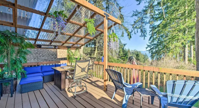 Unique Camano Cabin w/ Mountain + Water Views, Boek Vakantiehuis Camano 