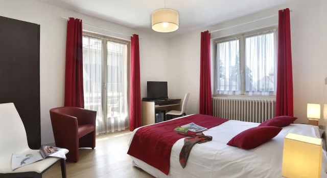 Четырёхместный номер Standard с 2 комнатами Hôtel A l'Ombre des Marronniers