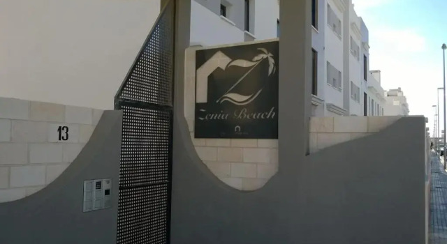 Апартаменты Zenia Beach