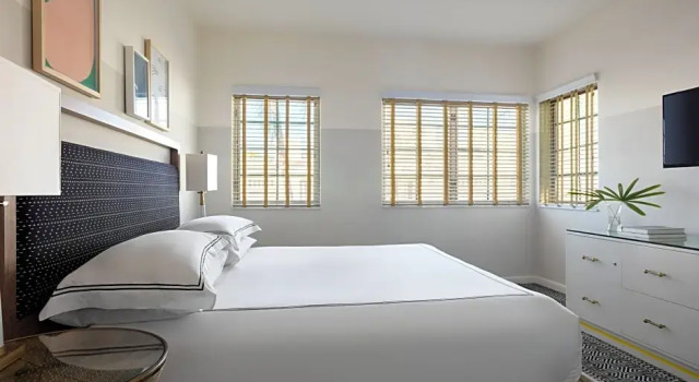 Двухместный номер Mobility Accessible Kimpton Surfcomber Hotel by IHG