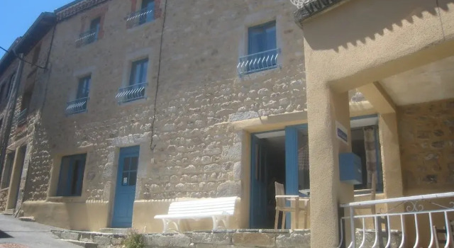 Gite de Chalm Village, Buchen Sie Hotel Chalmazel Loire