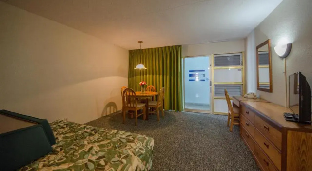 Люкс с частичным видом Attache Motel