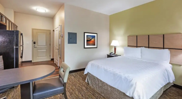 Люкс Candlewood Suites Midland by IHG