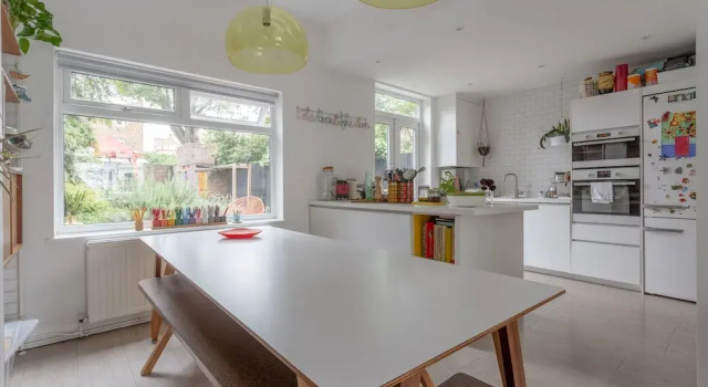 Family House in Peckham With Garden, Забронировать Отель Отели Англии 3 звезды, 3*
