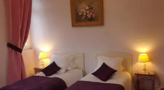 Les Vieux Murs, Book Hotel Hotels in Burgundy with a Pool, Swimming Pool
