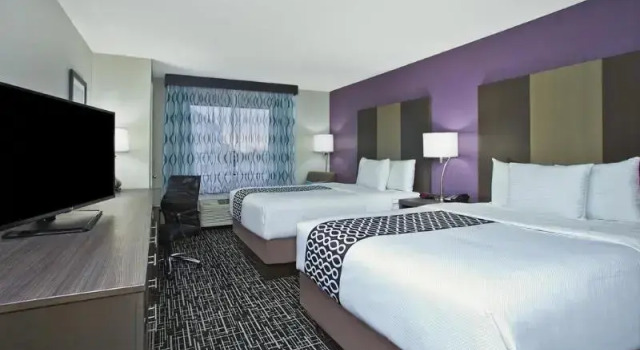 Номер Standard La Quinta Inn & Suites by Wyndham Fairborn Wright