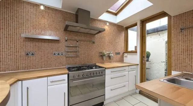 2 Bedroom House In Dublin 4, Забронировать Отель Отели Дублина 3 звезды, рядом с Стадион для собачьих бегов Шелбурн-парк, 3*