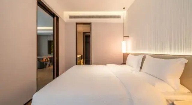 Люкс Luxury Golden Emperor International Hotel
