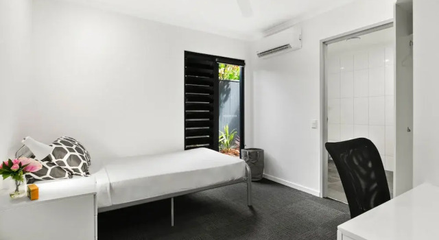 Номер Economy Redhill Cairns Living - Martyn St
