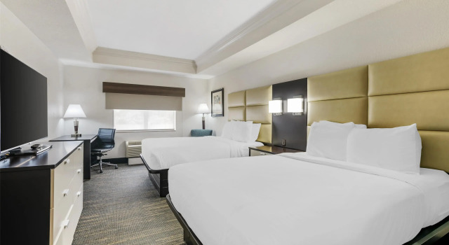 Четырёхместный номер Standard Best Western Plus JFK Inn & Suites