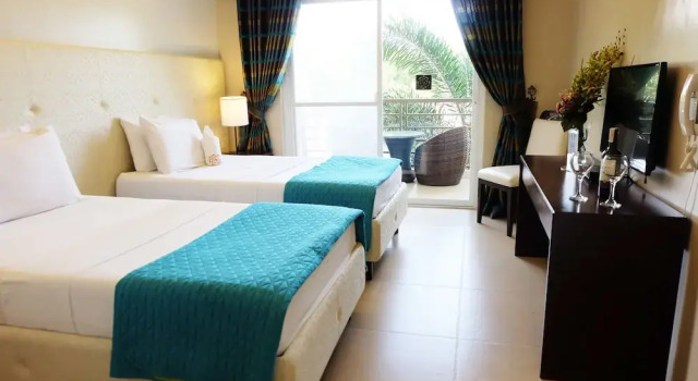 Двухместный номер Deluxe с балконом CML Beach Resort & Water Park