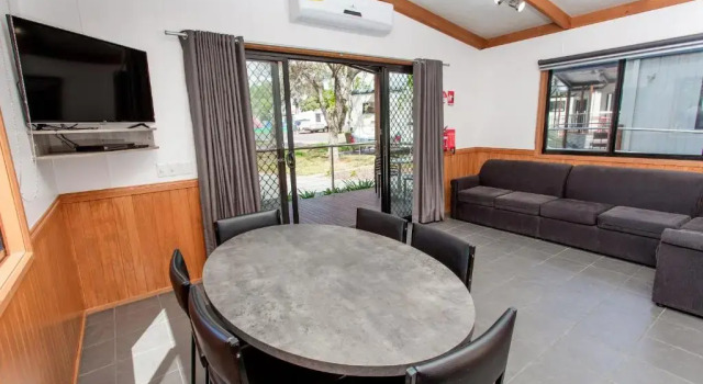 Семейный номер Standard с 2 комнатами BIG4 Melbourne Holiday Park