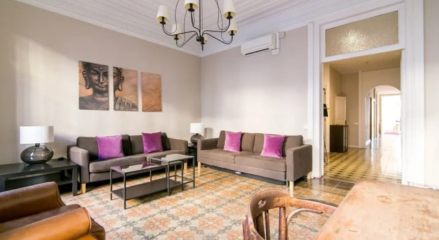 Plaza Universidad Apartments, Забронировать Апартаменты/квартира Барселона провинция Барселона, рядом с Jove Regina Theatre
