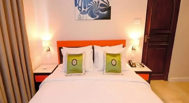 Двухместный номер Deluxe Hotel Shwe Gone Daing