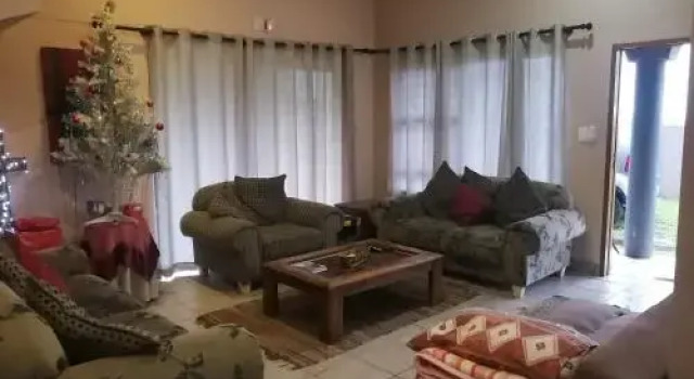 Khaya la Manzi