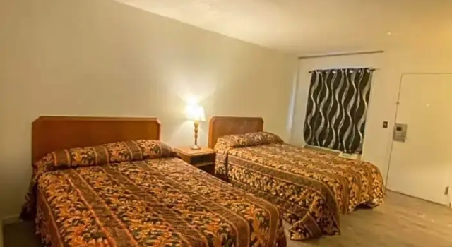 Четырёхместный номер Deluxe Budget Inn New Cumberland-Harrisburg-Hershey-York