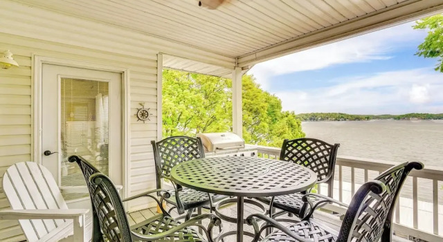 Water Sports On-site! Lake of the Ozarks Townhome, Забронировать Апартаменты/квартира Озеро Озаркс Lake of the Ozarks