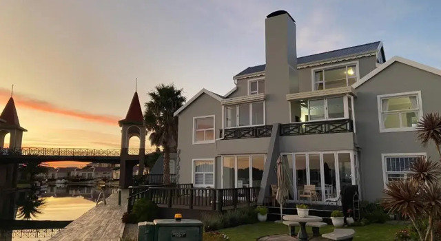 Jamaican Palms 23, Marina Martinique, Jeffreys Bay, Забронировать Отель Отели Route 62 с парковкой, Парковка