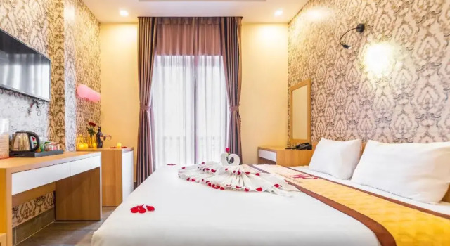 Двухместный номер Deluxe с балконом Hanh Phuoc Hotel
