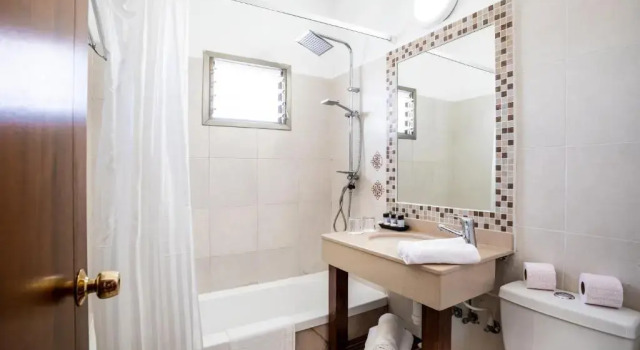Трёхместный номер Standard с балконом Aviv Holiday Flat