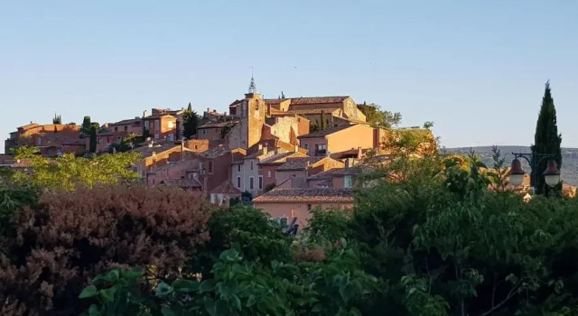 Studio du sentier des ocres, Buchen Sie Bed & Breakfast Roussillon Luberon