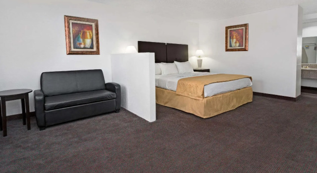 Двухместный люкс Days Inn & Suites by Wyndham Santa Rosa, NM