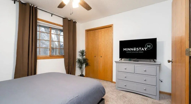 Lakeside Park Escape, Varaa Hotelli Hotellit Minnesota pysäköinnillä, Pysäköinti