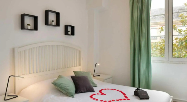 Logis - Hôtel Restaurant lEcu de France, Prenota Hotel Le Malesherbois Francia