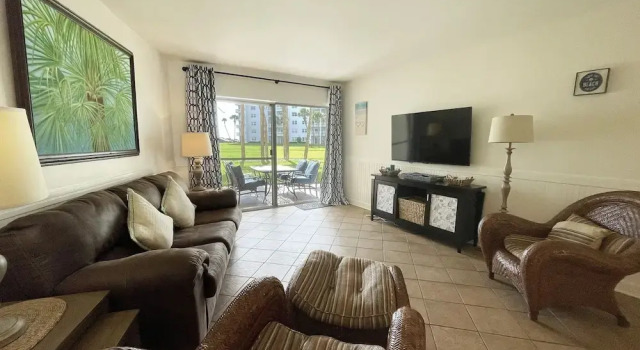 Номер Standard 114 El Matador 1 Bedroom Condo by RedAwning