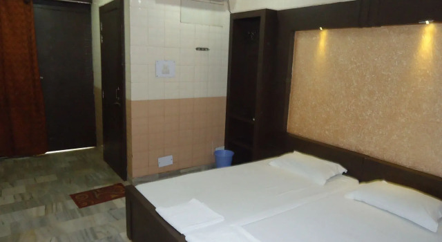 Hotel Sheela, 100m from Taj Mahal, Забронировать Отель Taj Ganj Таджгандж