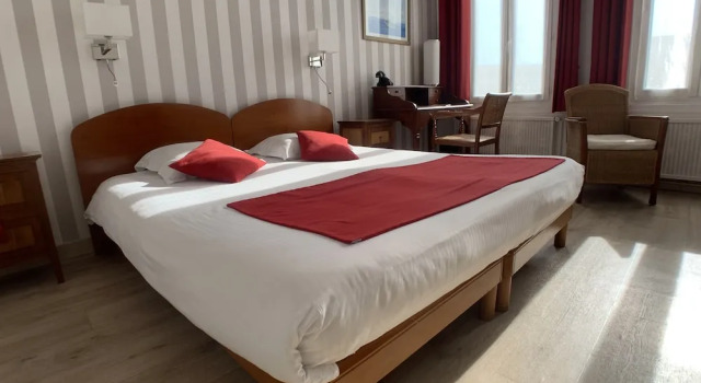 Двухместный номер Comfort с балконом The Originals Boutique, Hôtel Roca-Fortis, Rochefort