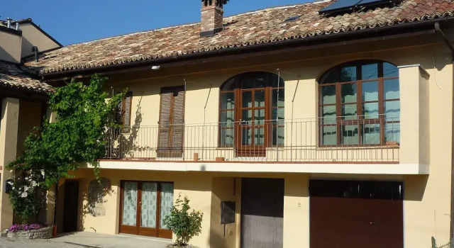 The Vigna del Parroco 2 is a House With two Apartments Located in Serralunga, Buchen Sie Ferienwohnung Serralunga d'Alba Langhe