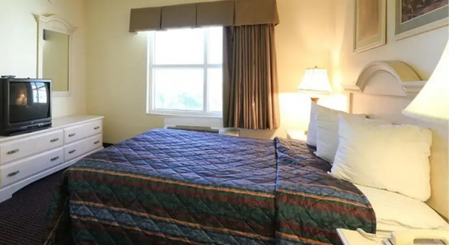 Allure Suites